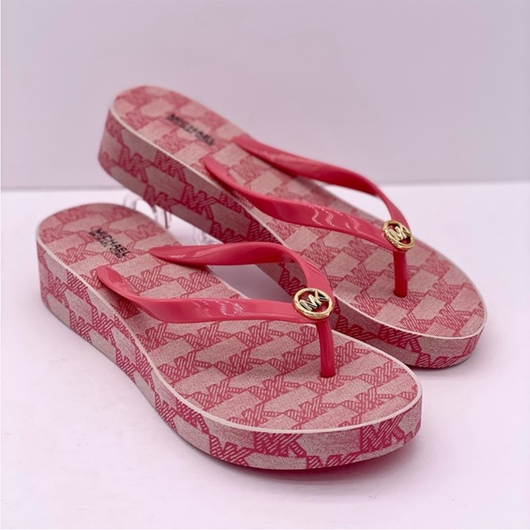 Michael Kors Bedford Logo MK Women's
Wedge Flip Flop Sandals - Picture 1 of 8